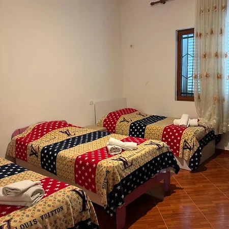 Tatil Evi Rrozhani House